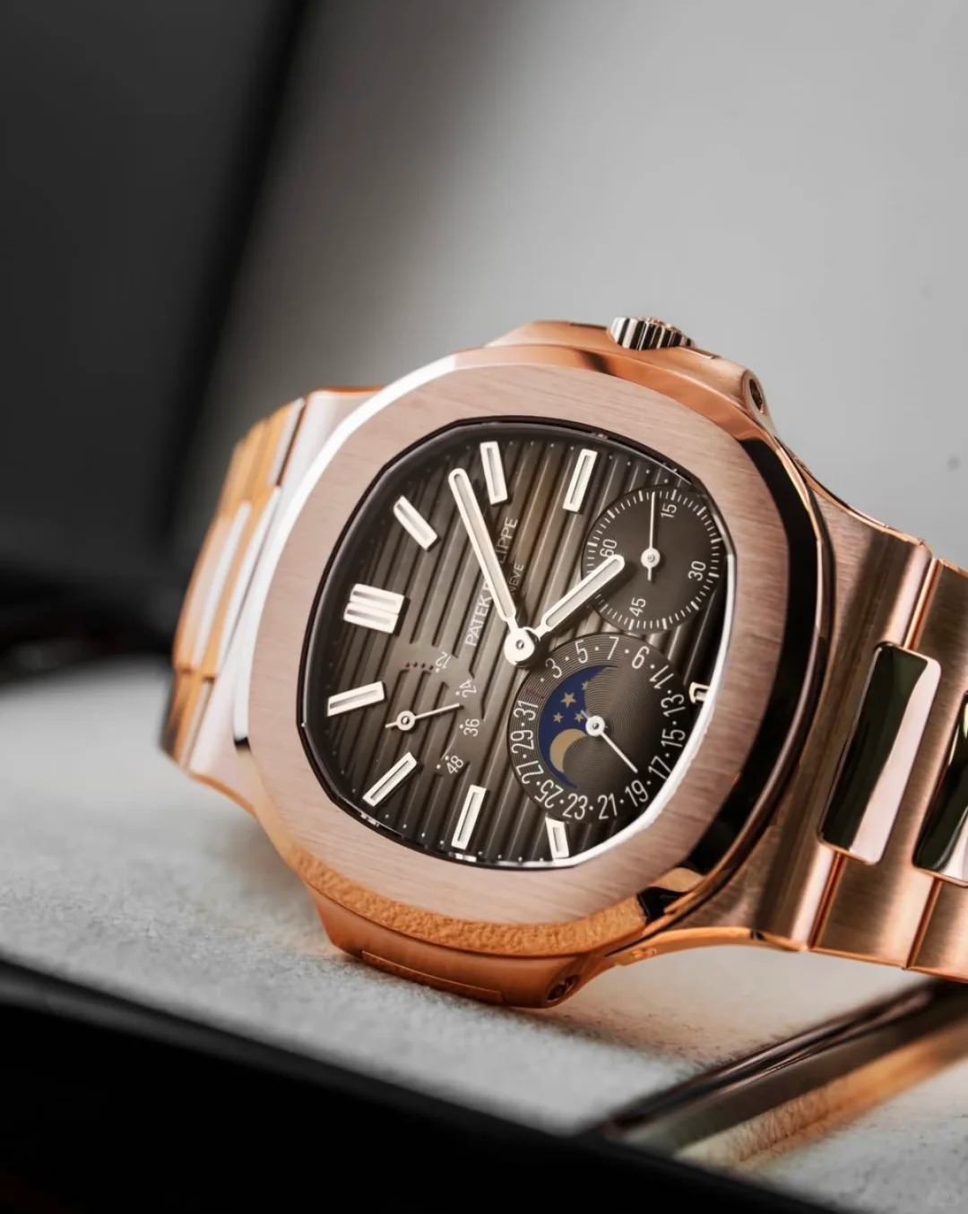 Patek Philippe Sport Elegant Series 5712R-001 Nautilus Watch