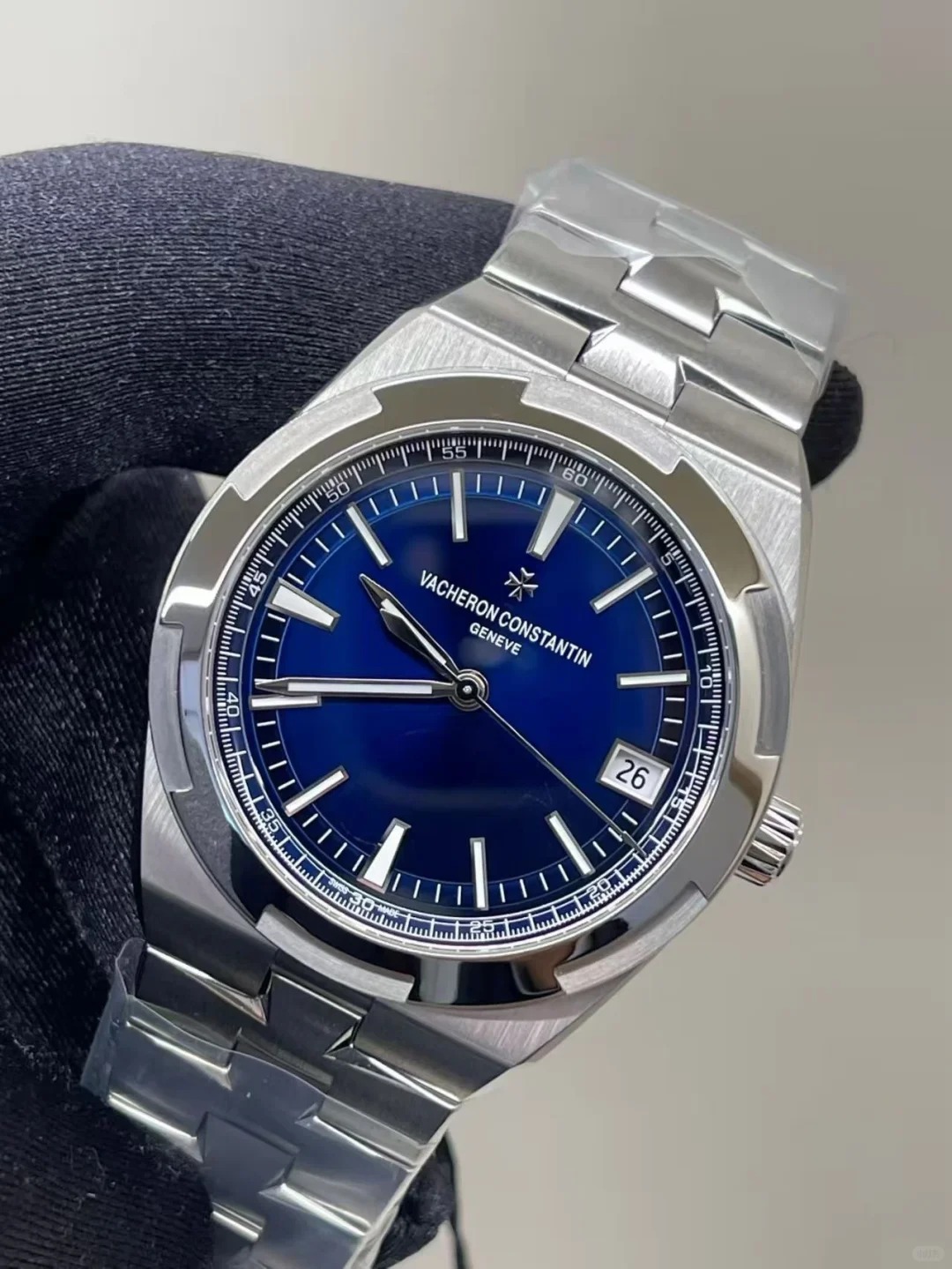 Vacheron Constantin Overseas 4500V/210A-B128 Watch