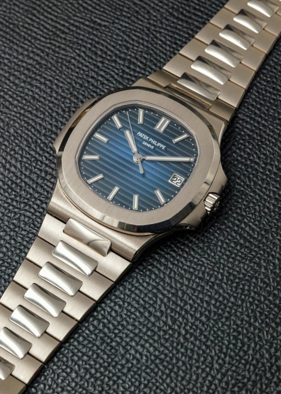 Patek Philippe Sport Elegant Series 5811/1G-001 Watch