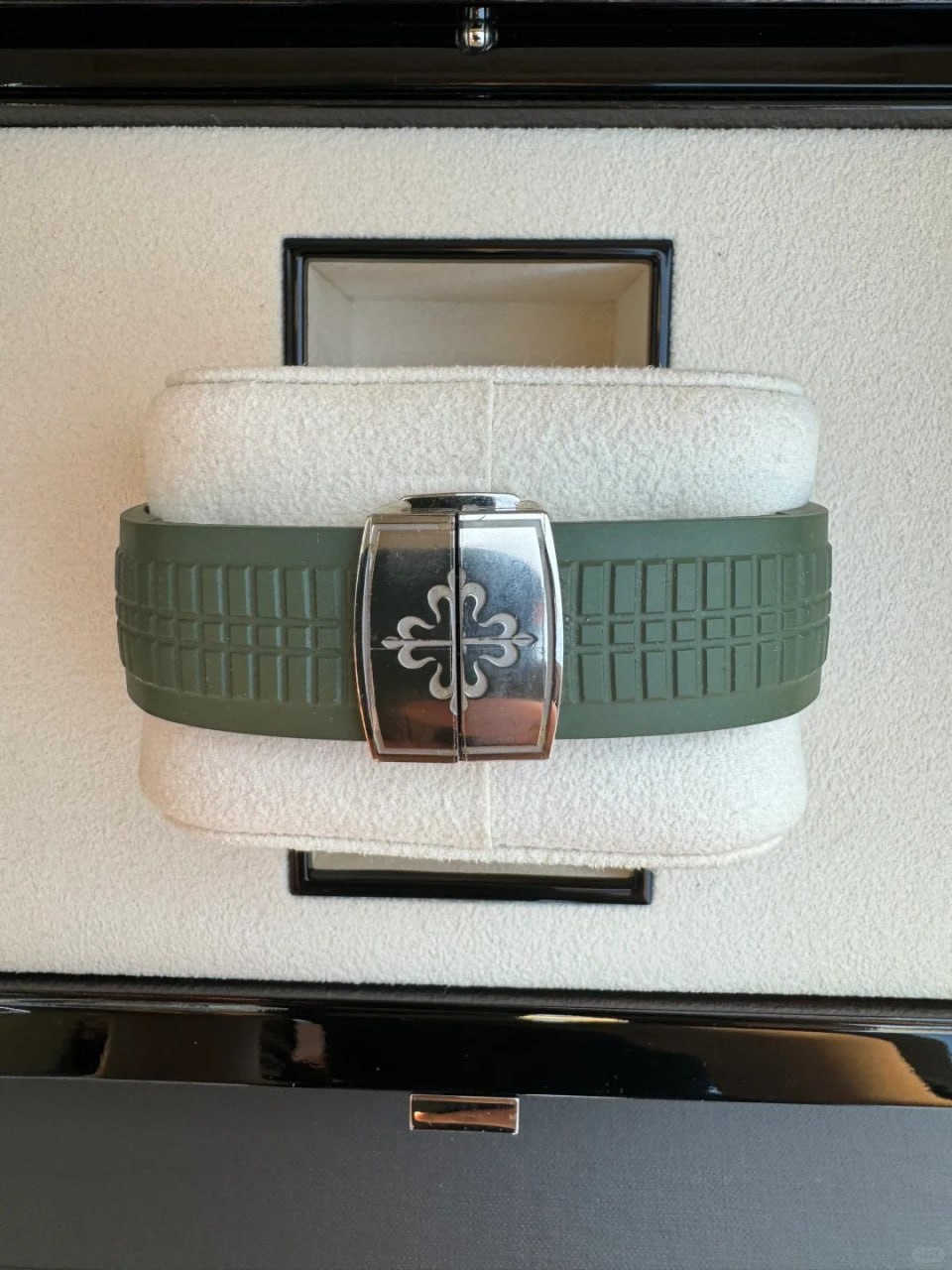 Patek Philippe AQUANAUT series 5168G-010 watch