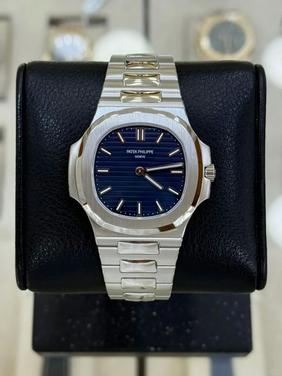 Patek Philippe Sport Elegant Series 5990/1R-001 Watch