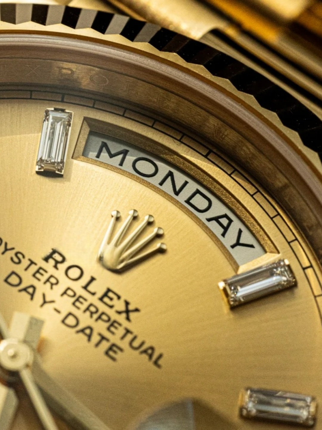 Rolex Day-Date series 218238 gold case with diamonds (218238 gold case with diamonds) watch