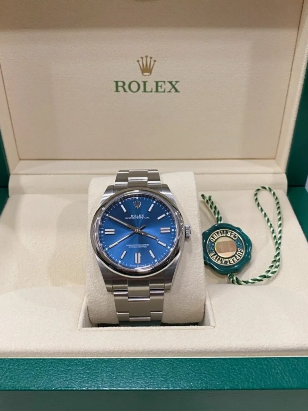 Rolex Oyster Perpetual series M124300-0003 watch