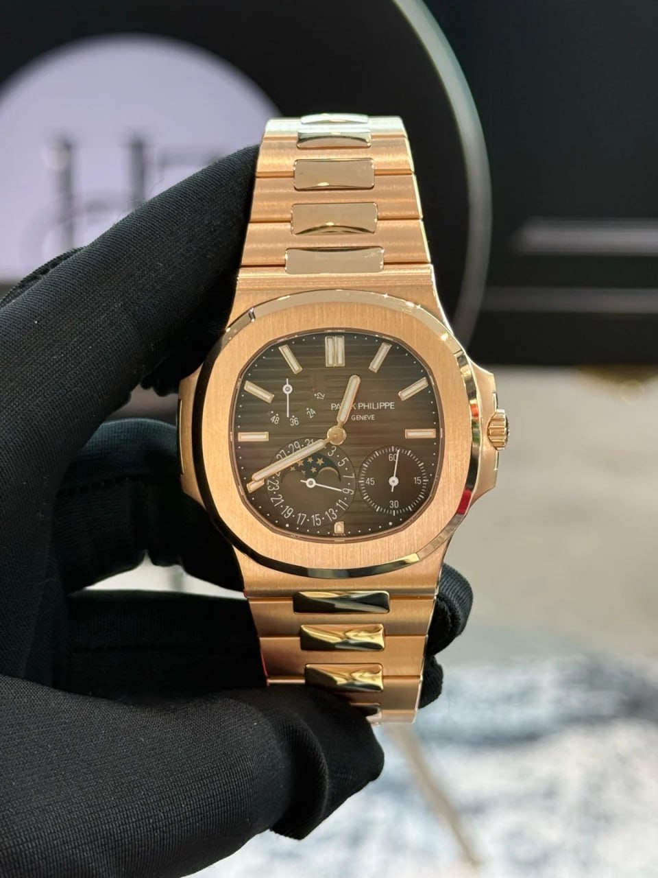 Patek Philippe Sport Elegant Series 5712R-001 Nautilus Watch