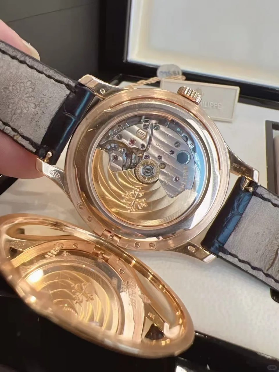 Patek Philippe Classic Watch Series 5227R-001