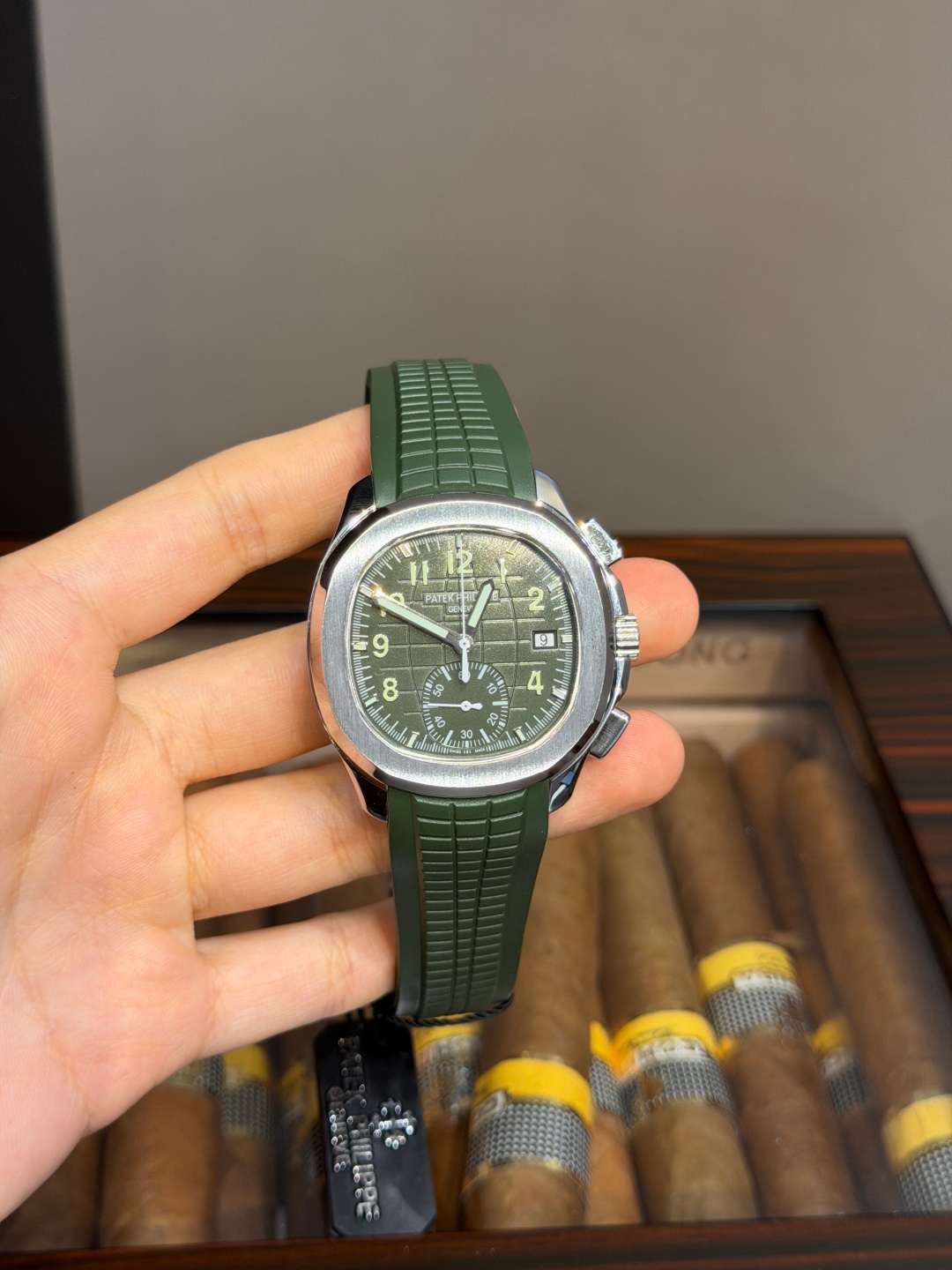 Patek Philippe AQUANAUT series 5968G-010 watch