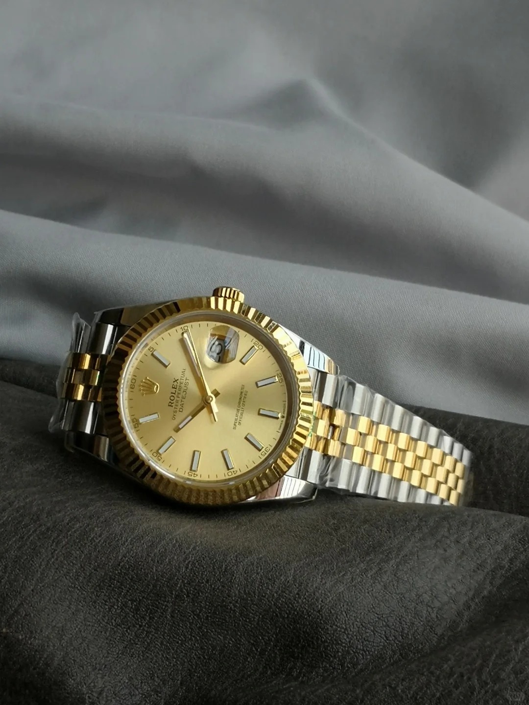 Rolex Day-Date series M126233-0015 watch