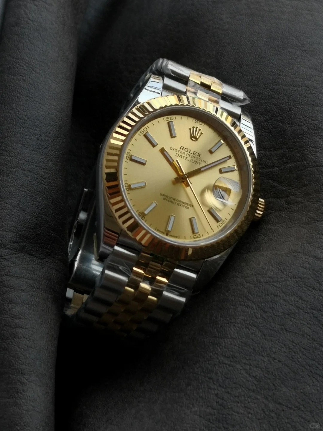 Rolex Day-Date series M126233-0015 watch