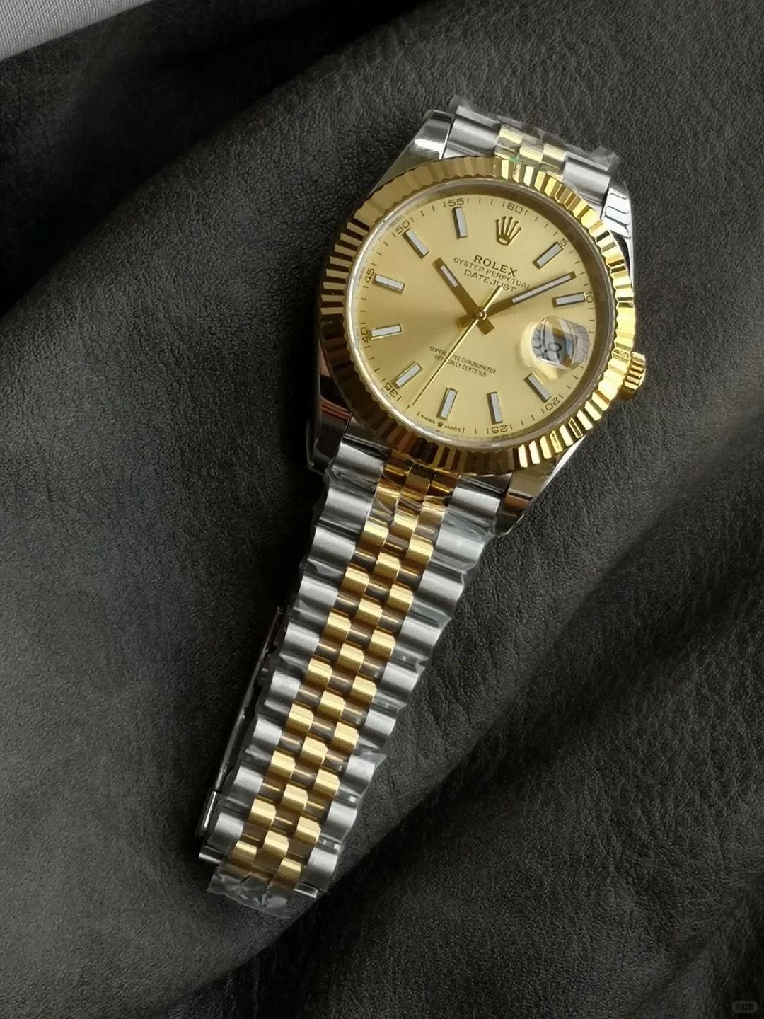 Rolex Day-Date series M126233-0015 watch