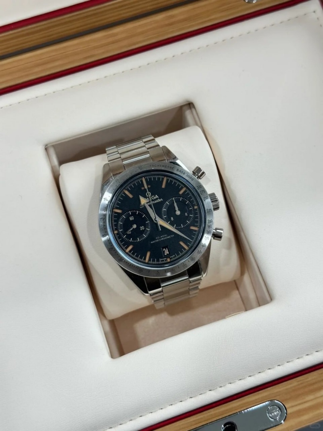 Omega Superquickback Series 332.10.41.51.01.001  Watch