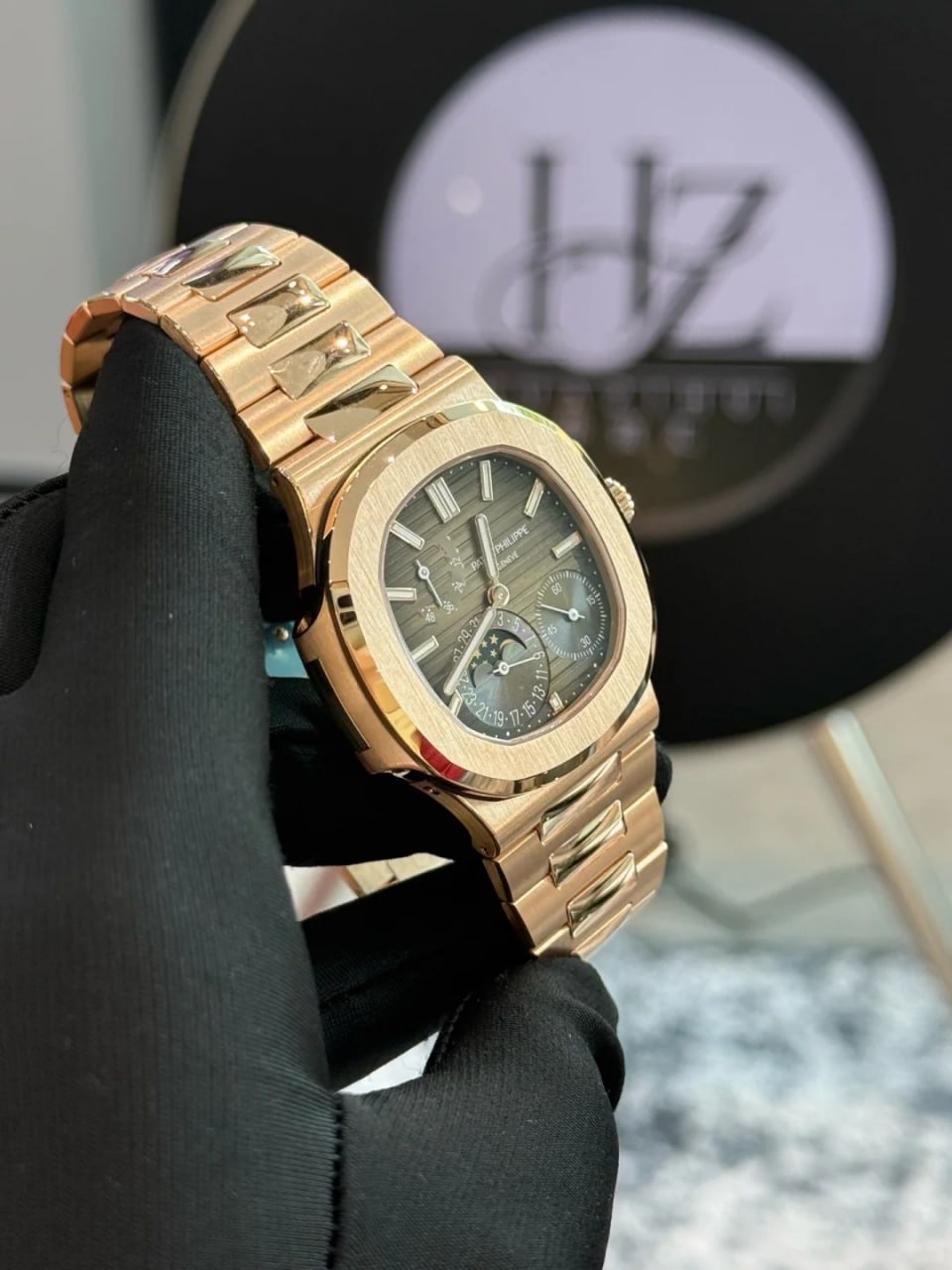Patek Philippe Sport Elegant Series 5712R-001 Nautilus Watch