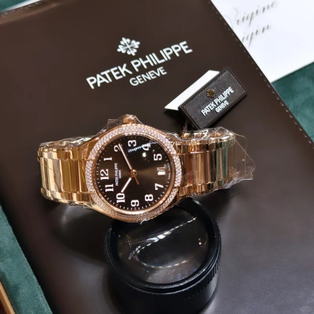 Patek Philippe TWENTY~4 Series 7300/1200R-001 watch