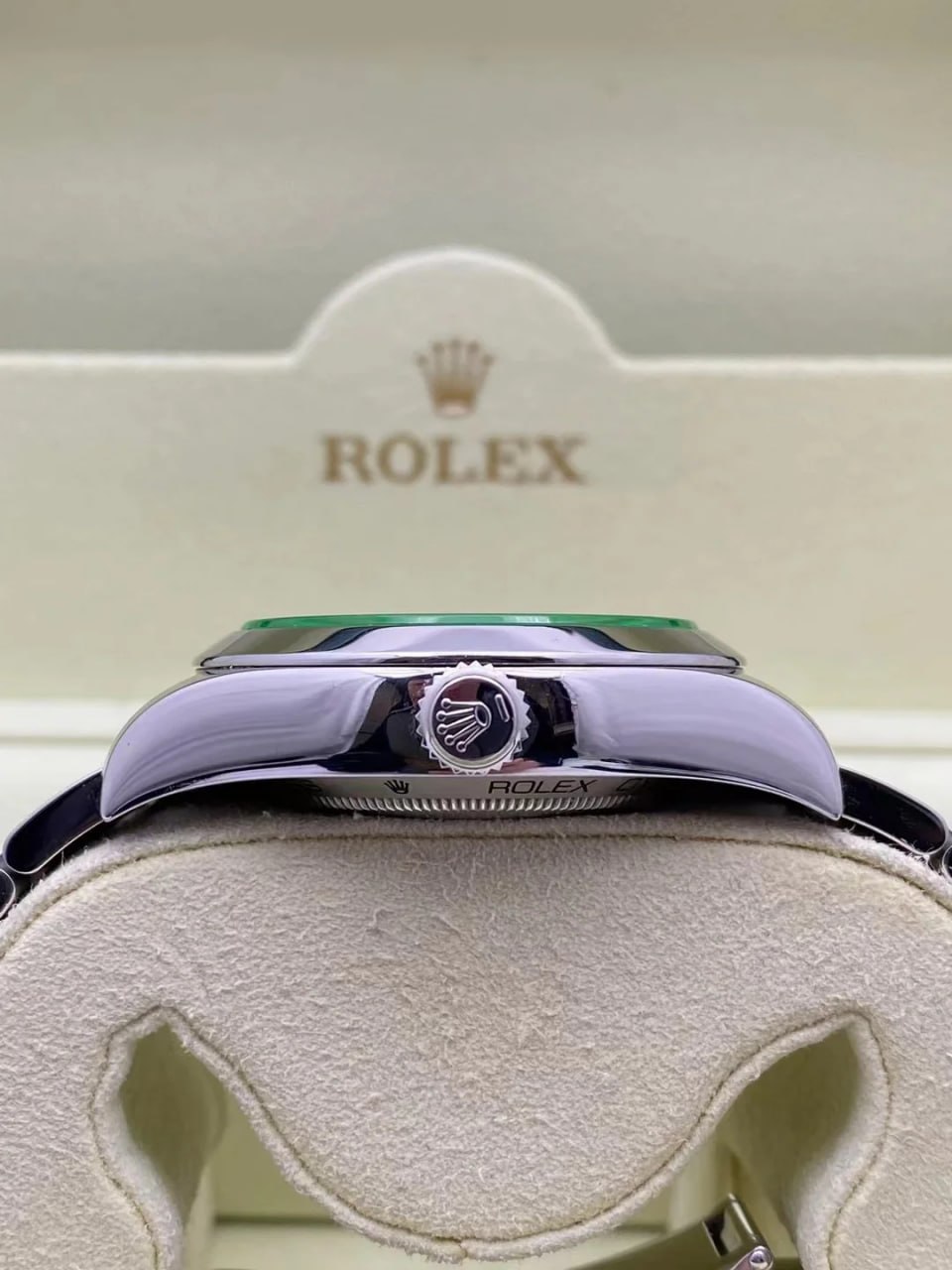 Rolex Gravé Series M116400GV-0001 Black Dial Watch