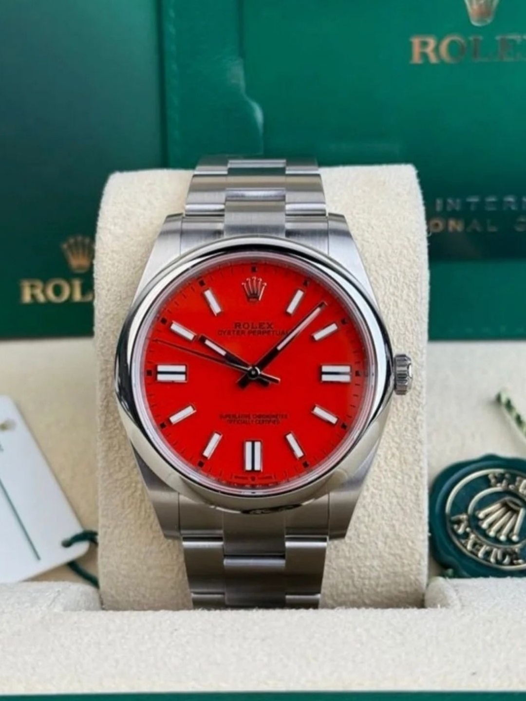 Rolex Oyster Perpetual series M124300-0007  watch