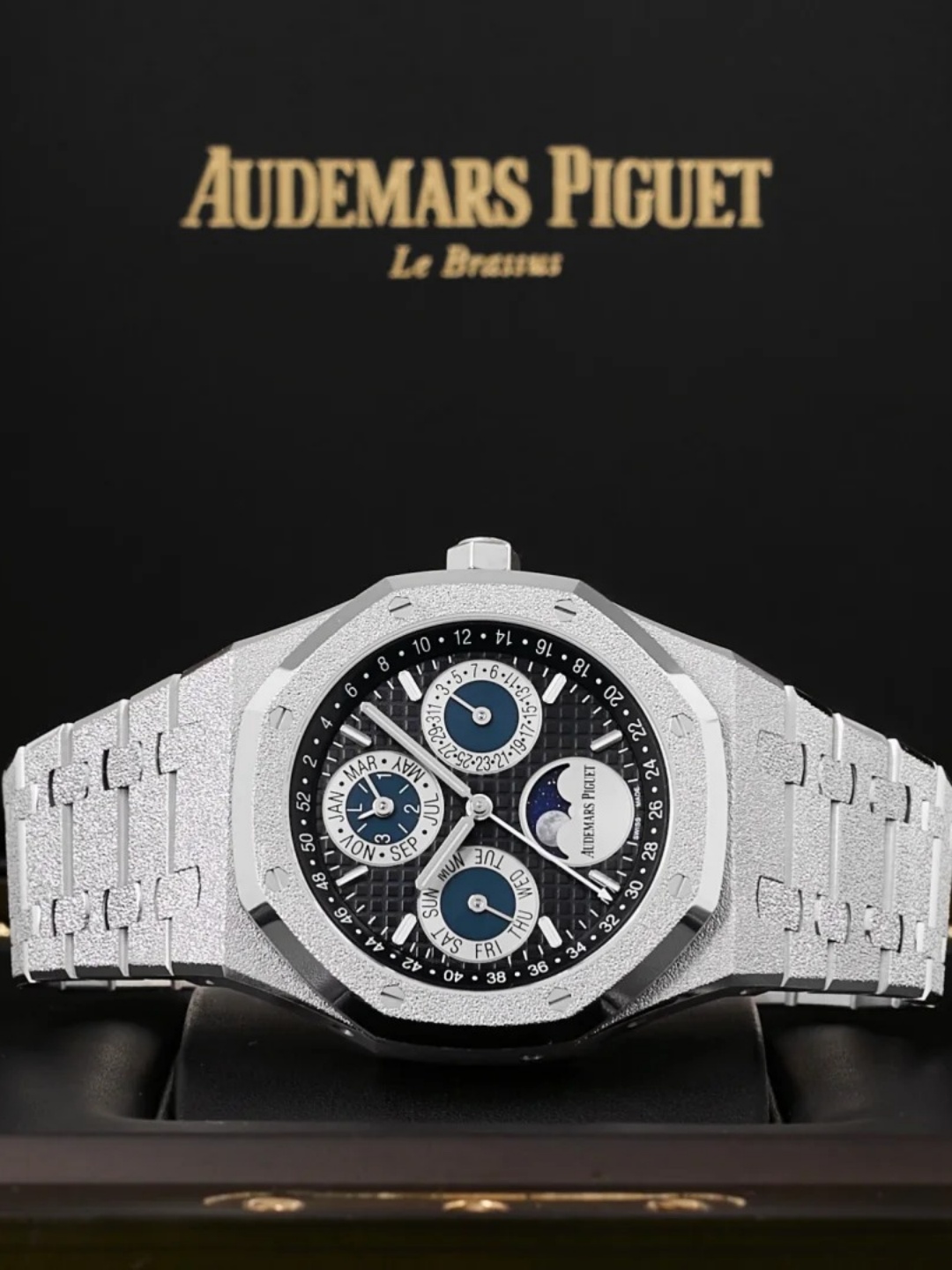 Audemars Piguet Royal Oak Series 26574BC.GG.1224BC.01 Watch