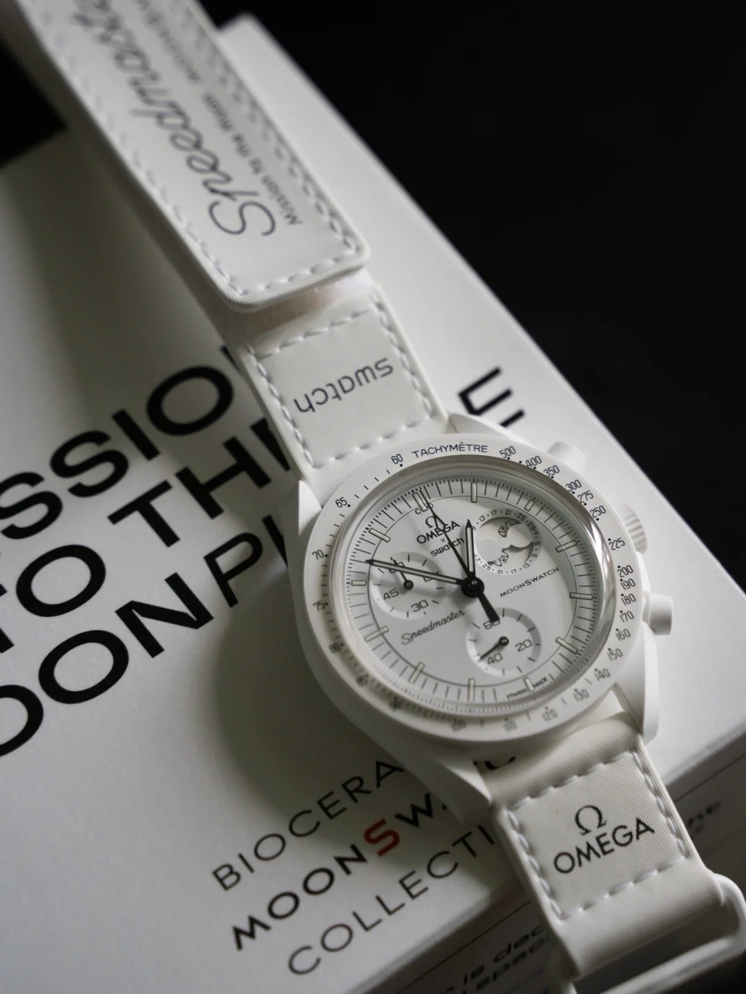 Swatch BIOCERAMIC MOONSWATCH series SO33W700  watch