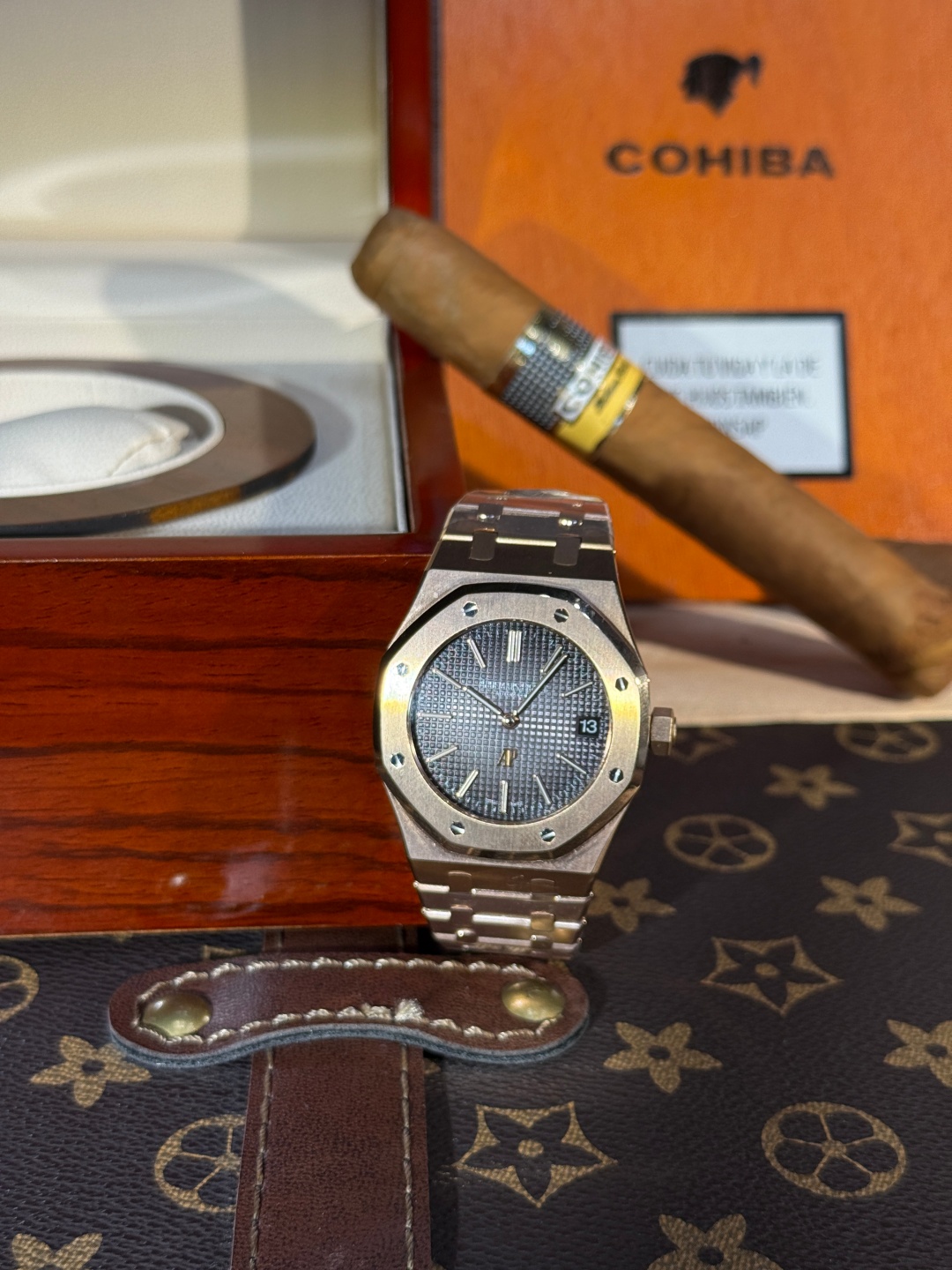 Audemars Piguet Royal Oak Series 16202 OR.OO.1240 OR.02  Watch