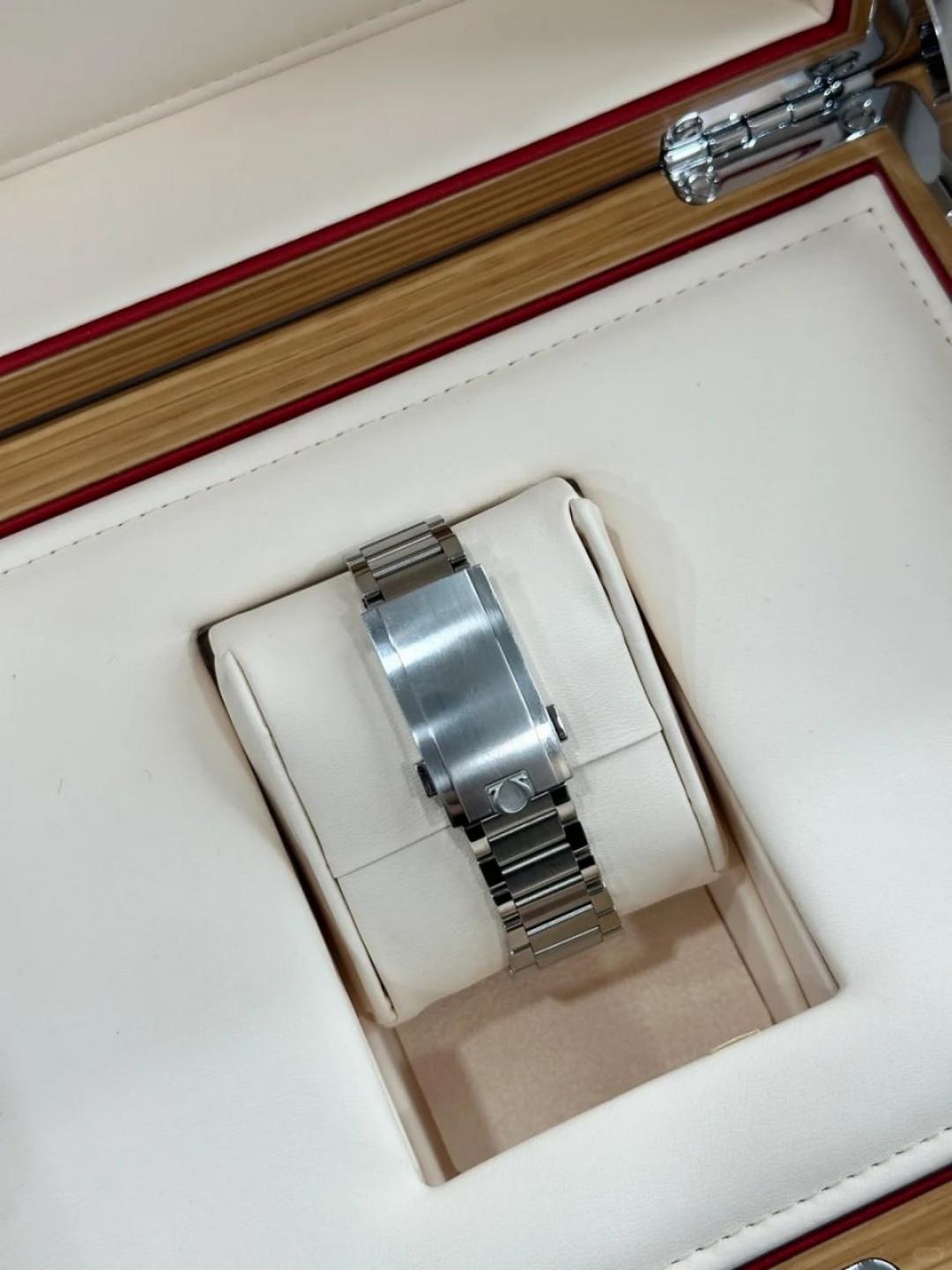 Omega Superquickback Series 332.10.41.51.01.001  Watch