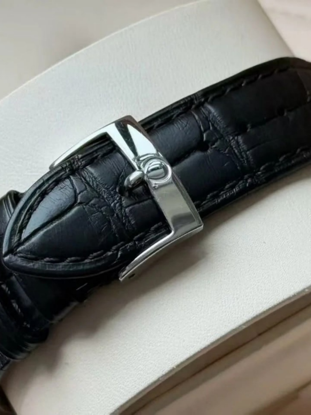 Omega De Ville 424.13.40.20.02.001  watch