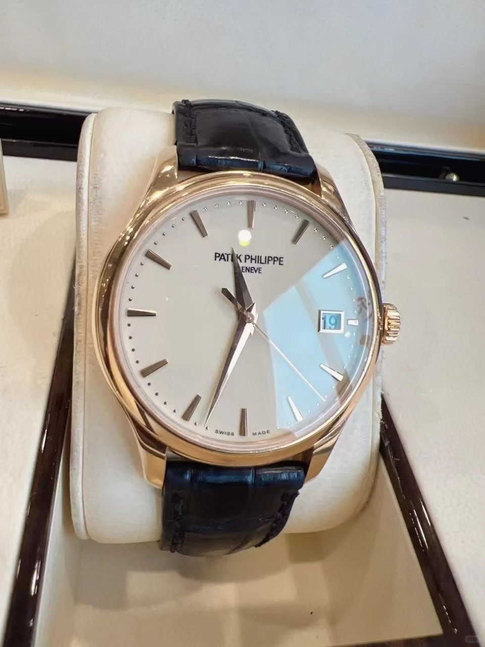 Patek Philippe Classic Watch Series 5227R-001