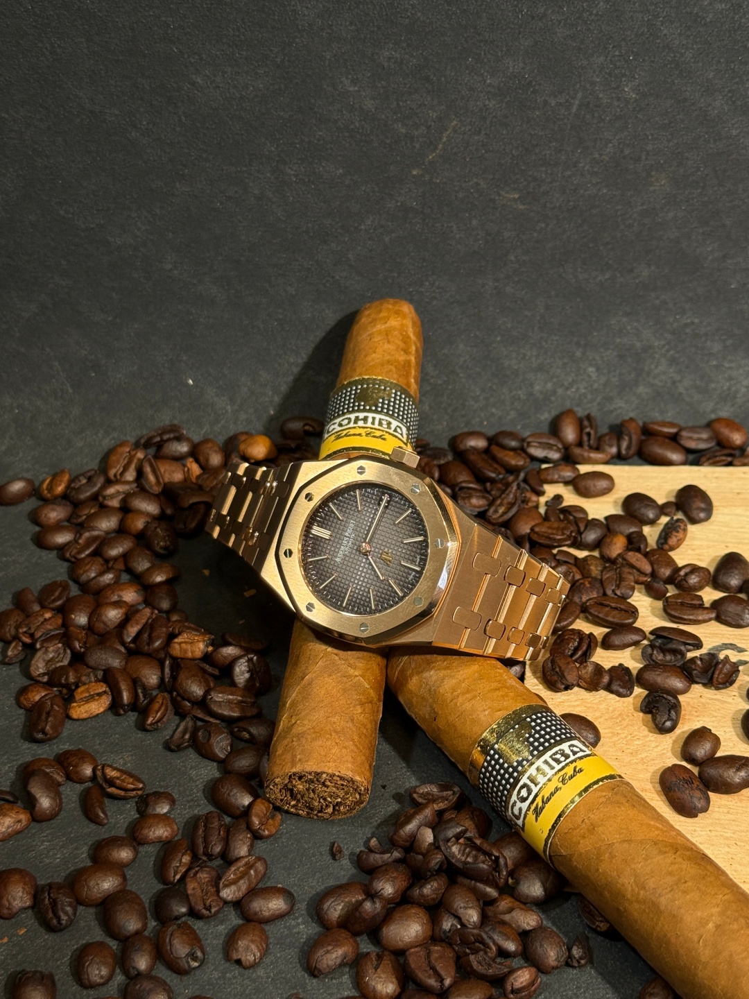 Audemars Piguet Royal Oak Series 16202 OR.OO.1240 OR.02 Watch