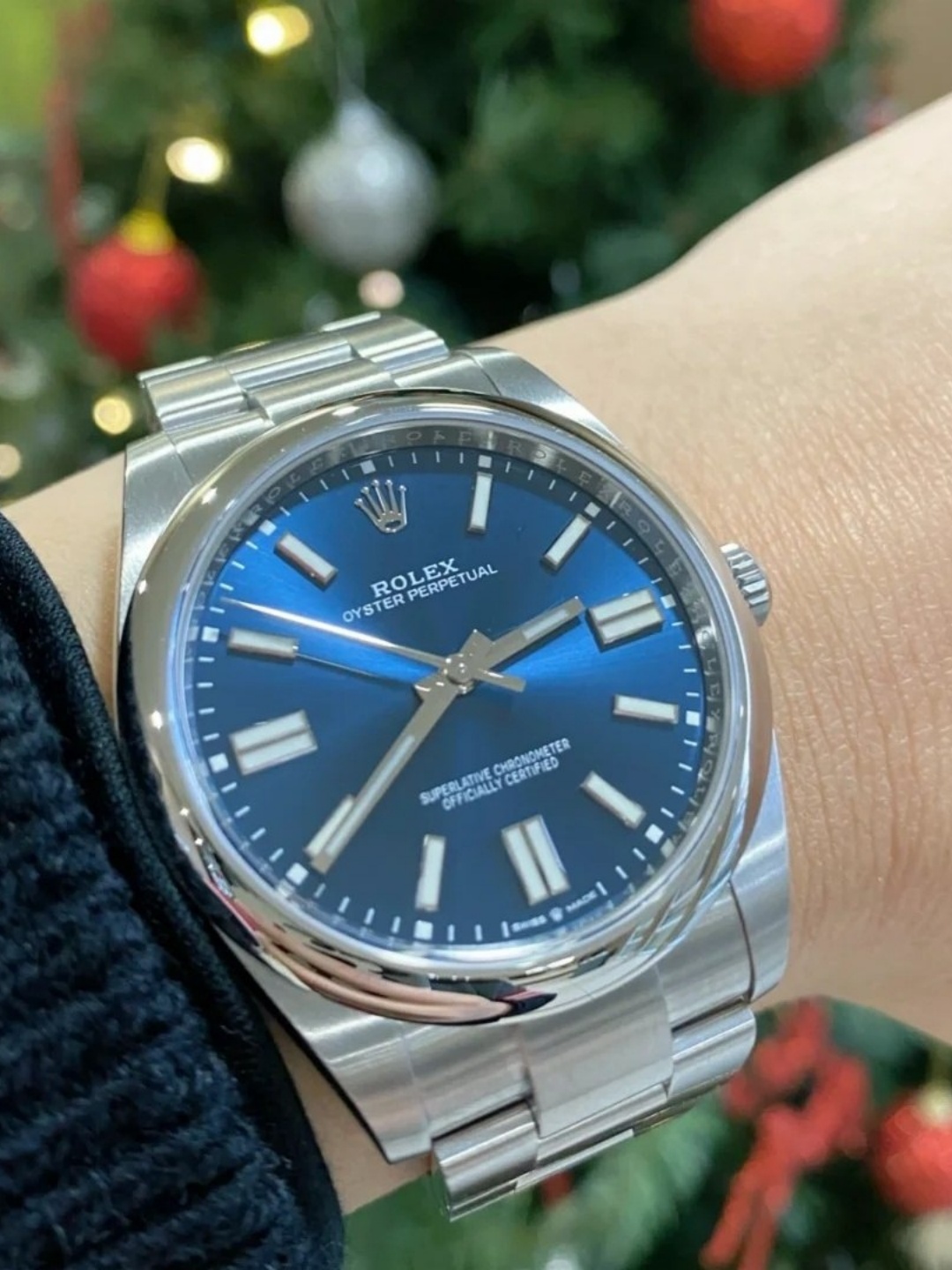 Rolex Oyster Perpetual series M124300-0003 watch