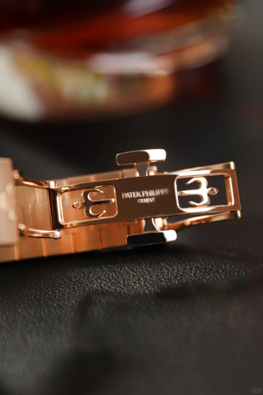 Patek Philippe Sport Elegant Series 5990/1R-001 Watch