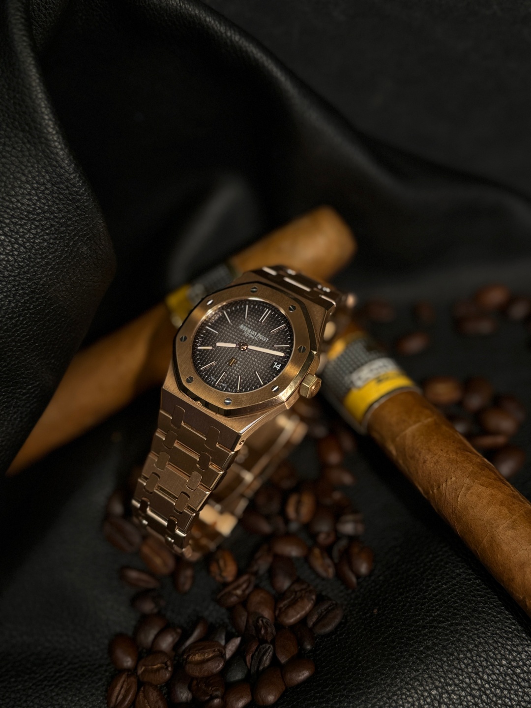 Audemars Piguet Royal Oak Series 16202 OR.OO.1240 OR.02 Watch