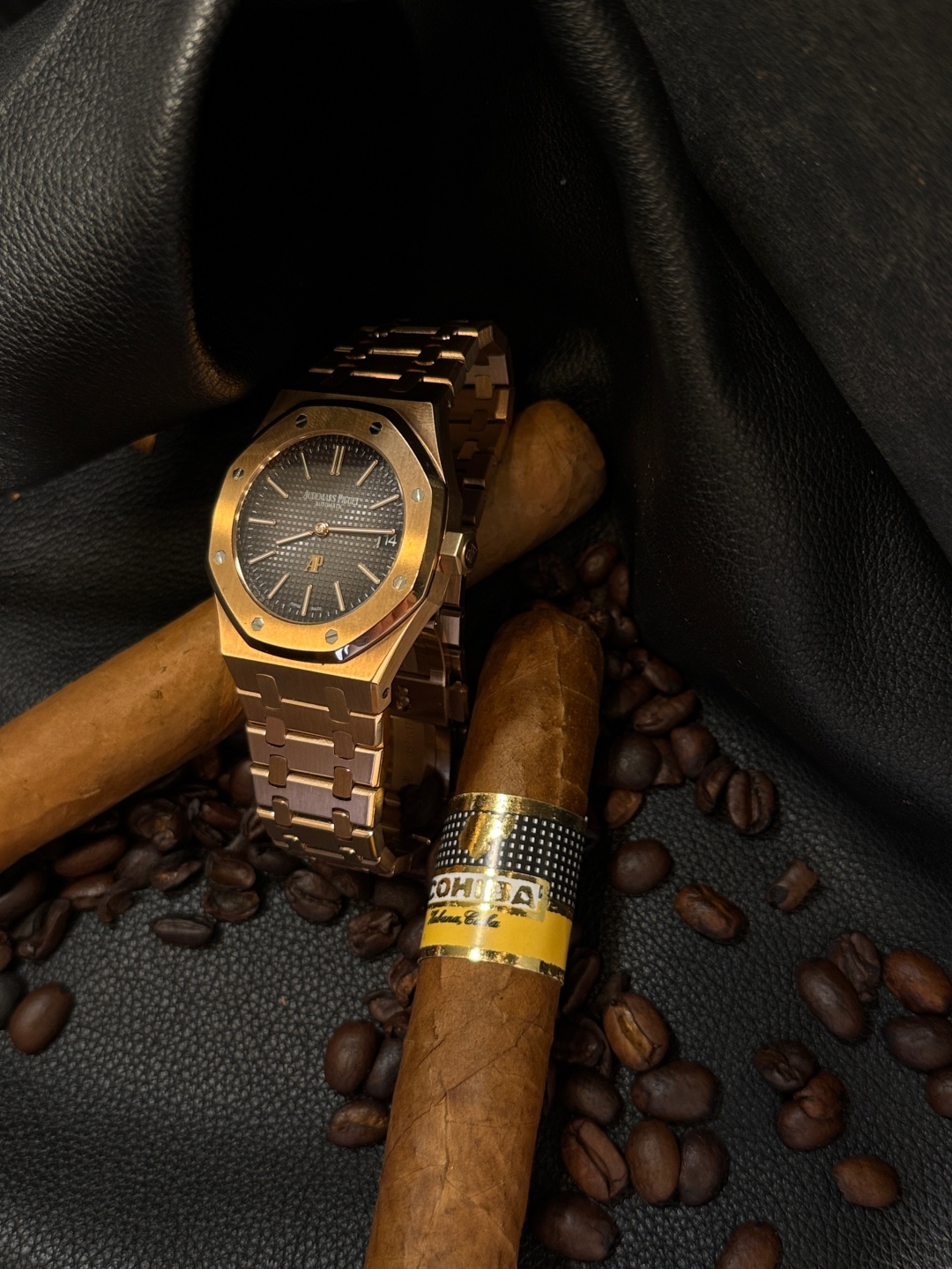 Audemars Piguet Royal Oak Series 16202 OR.OO.1240 OR.02 Watch
