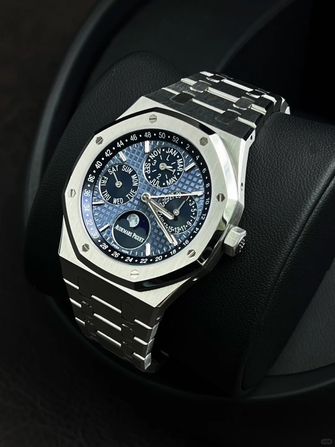 Audemars Piguet Royal Oak Series 26574ST.OO.1220ST.03 Watch