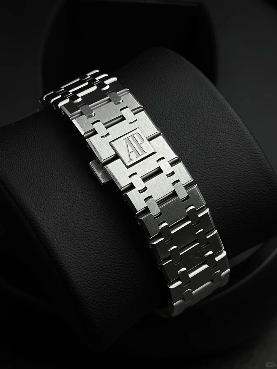 Audemars Piguet Royal Oak Series 26574ST.OO.1220ST.03 Watch