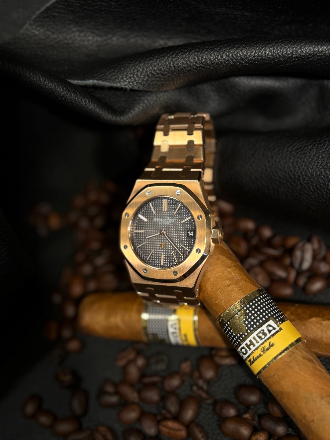 Audemars Piguet Royal Oak Series 16202 OR.OO.1240 OR.02 Watch