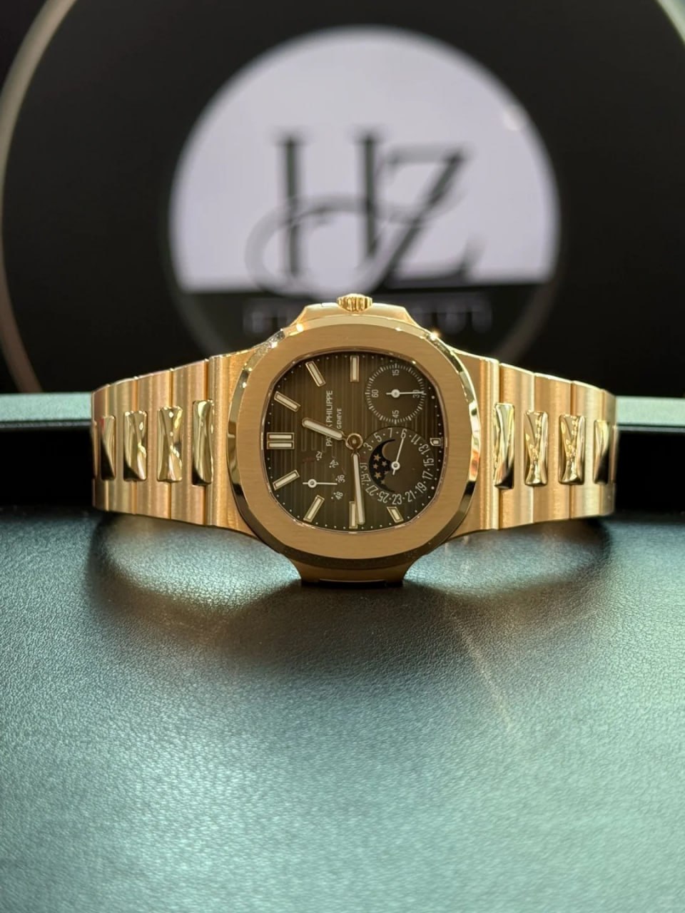 Patek Philippe Sport Elegant Series 5712R-001 Nautilus Watch