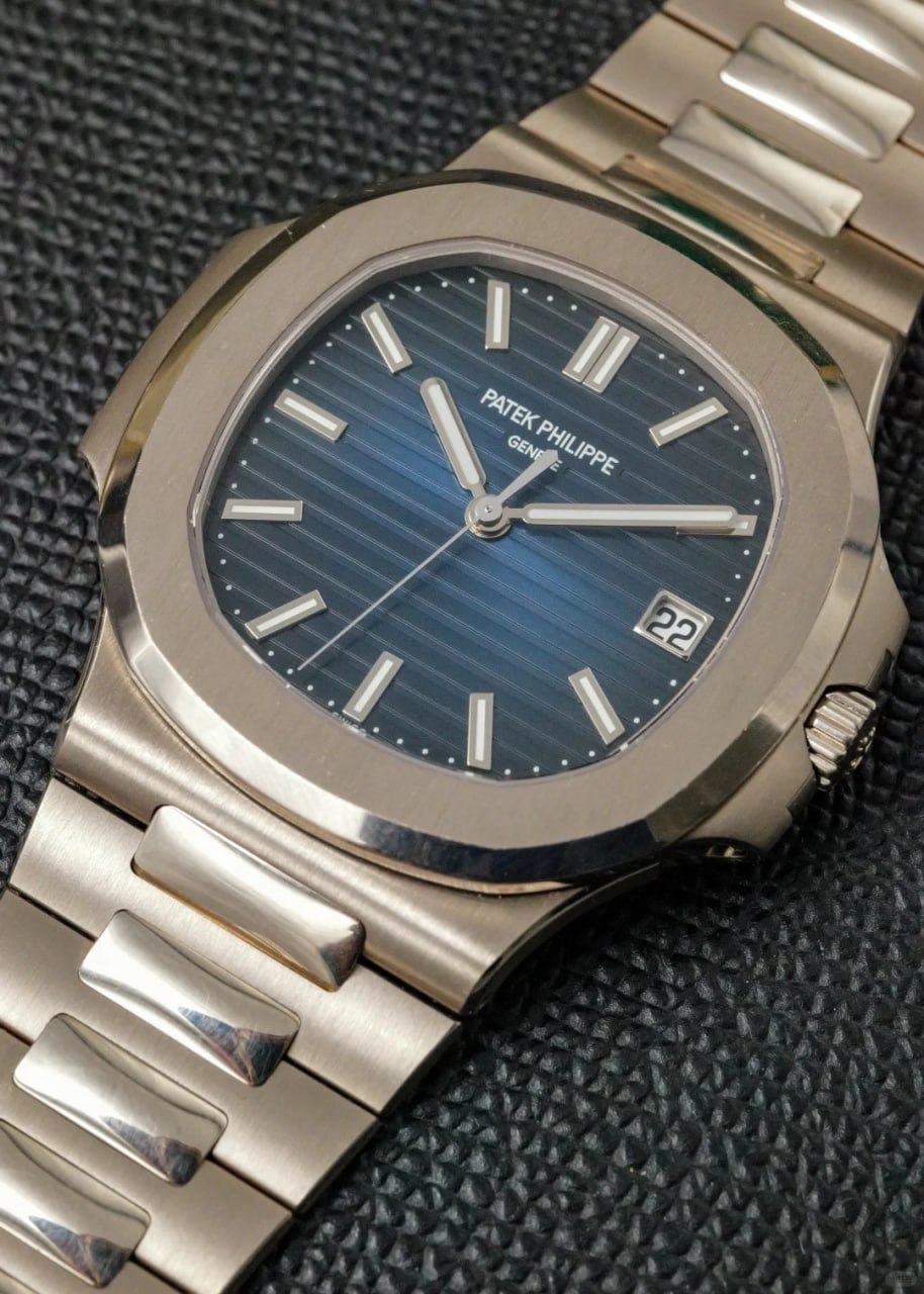 Patek Philippe Sport Elegant Series 5811/1G-001 Watch