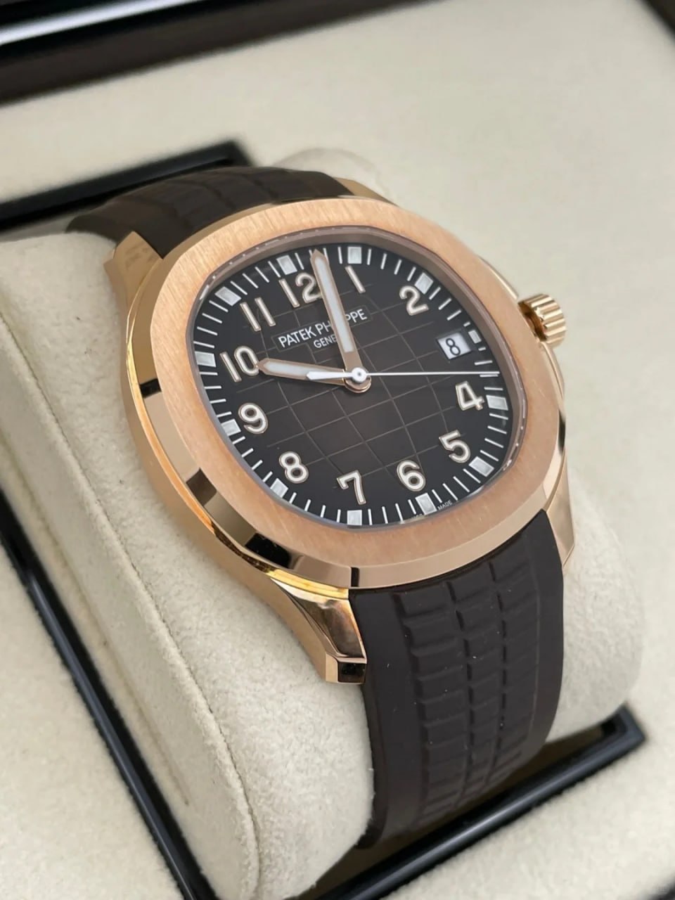 Patek Philippe AQUANAUT series 5167R-001 watch