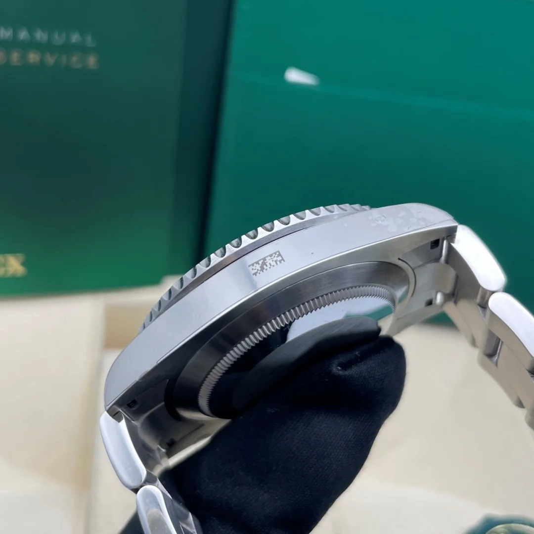 Rolex Submariner series  New Silver Ghost M126610LV0002 watch