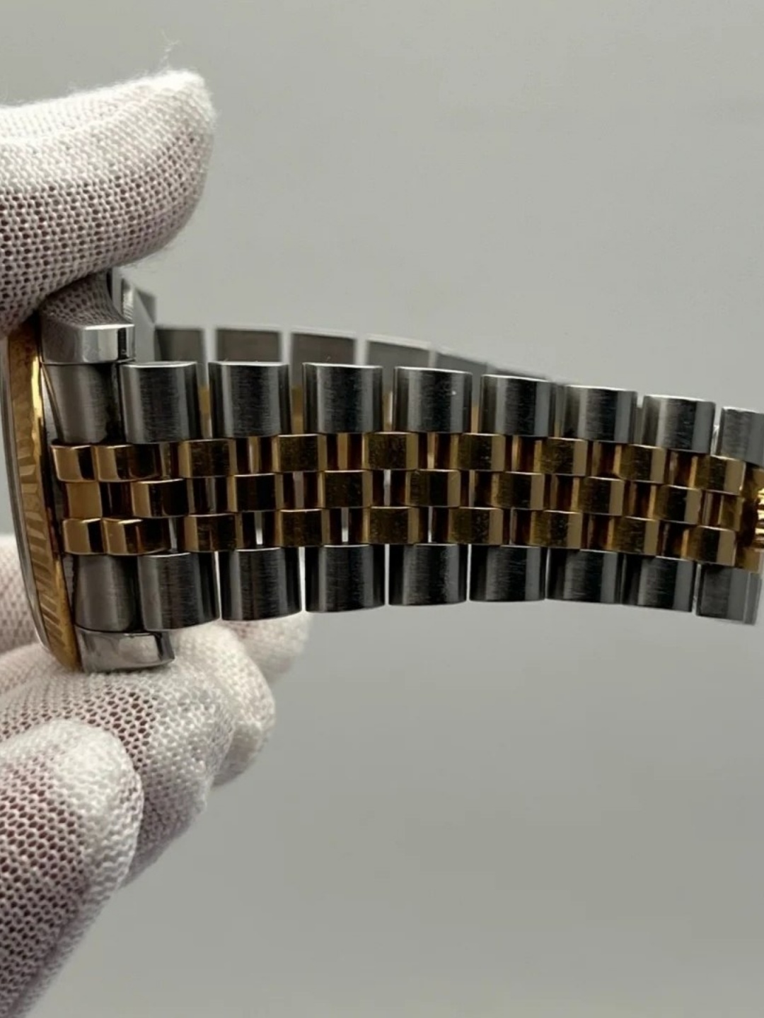 Rolex Day-Date series 116233 champagne dial with diamonds ( champagne dial with diamonds) watch