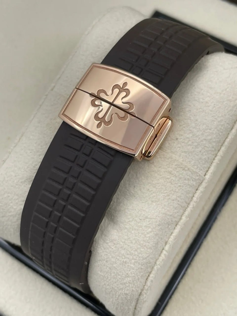 Patek Philippe AQUANAUT series 5167R-001 watch