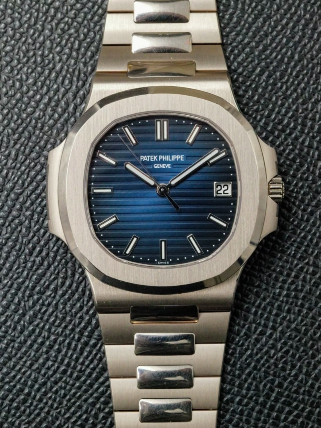 Patek Philippe Sport Elegant Series 5811/1G-001 Watch