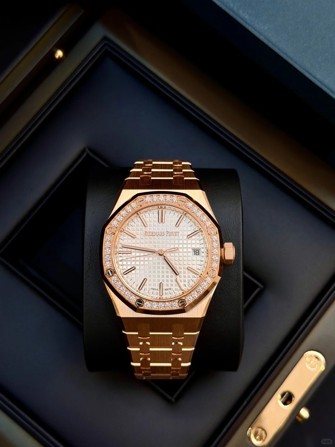 Audemars Piguet Royal Oak Series 15551 OR.ZZ.1356 OR.04 Watch