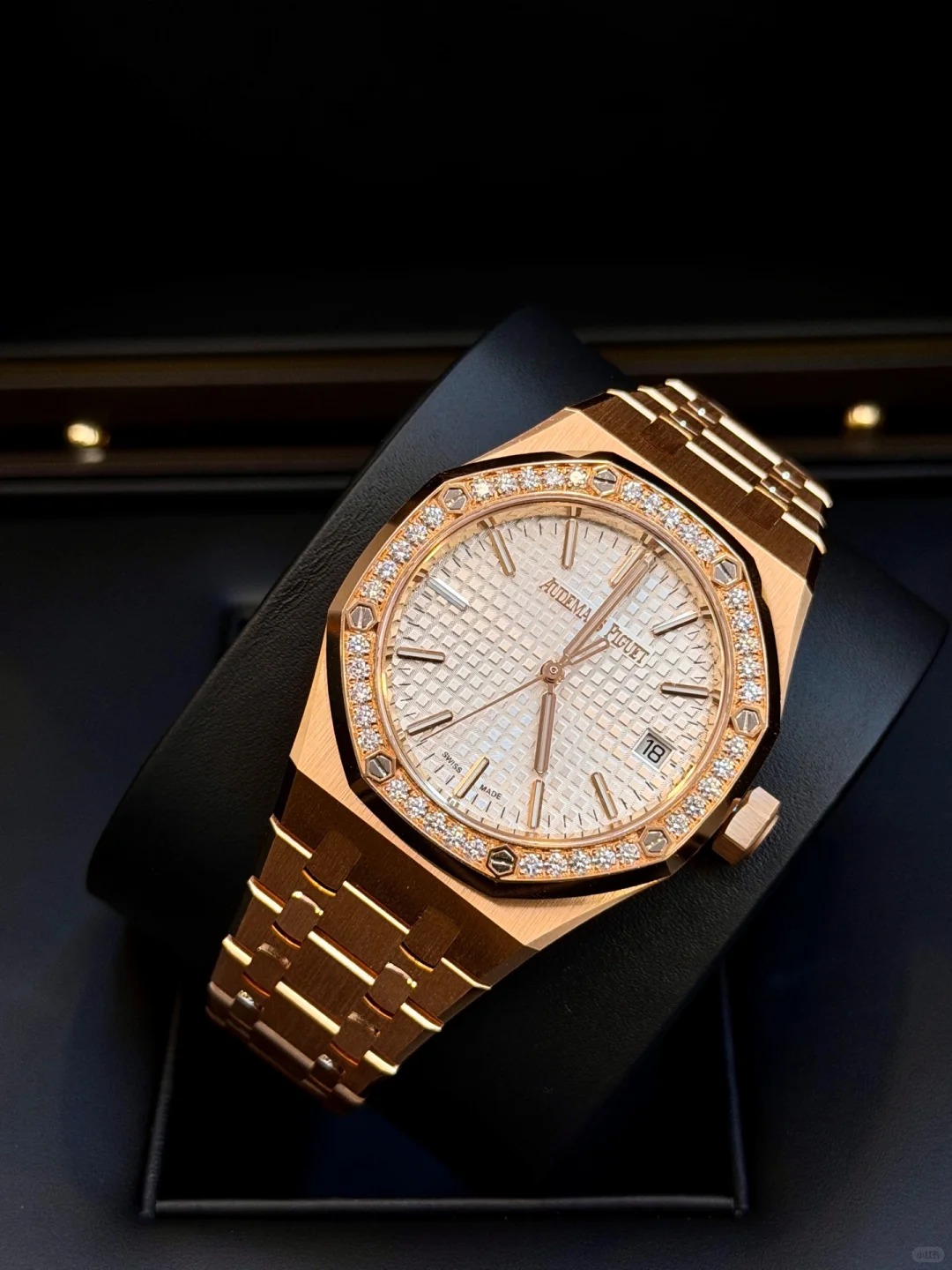 Audemars Piguet Royal Oak Series 15551 OR.ZZ.1356 OR.04 Watch