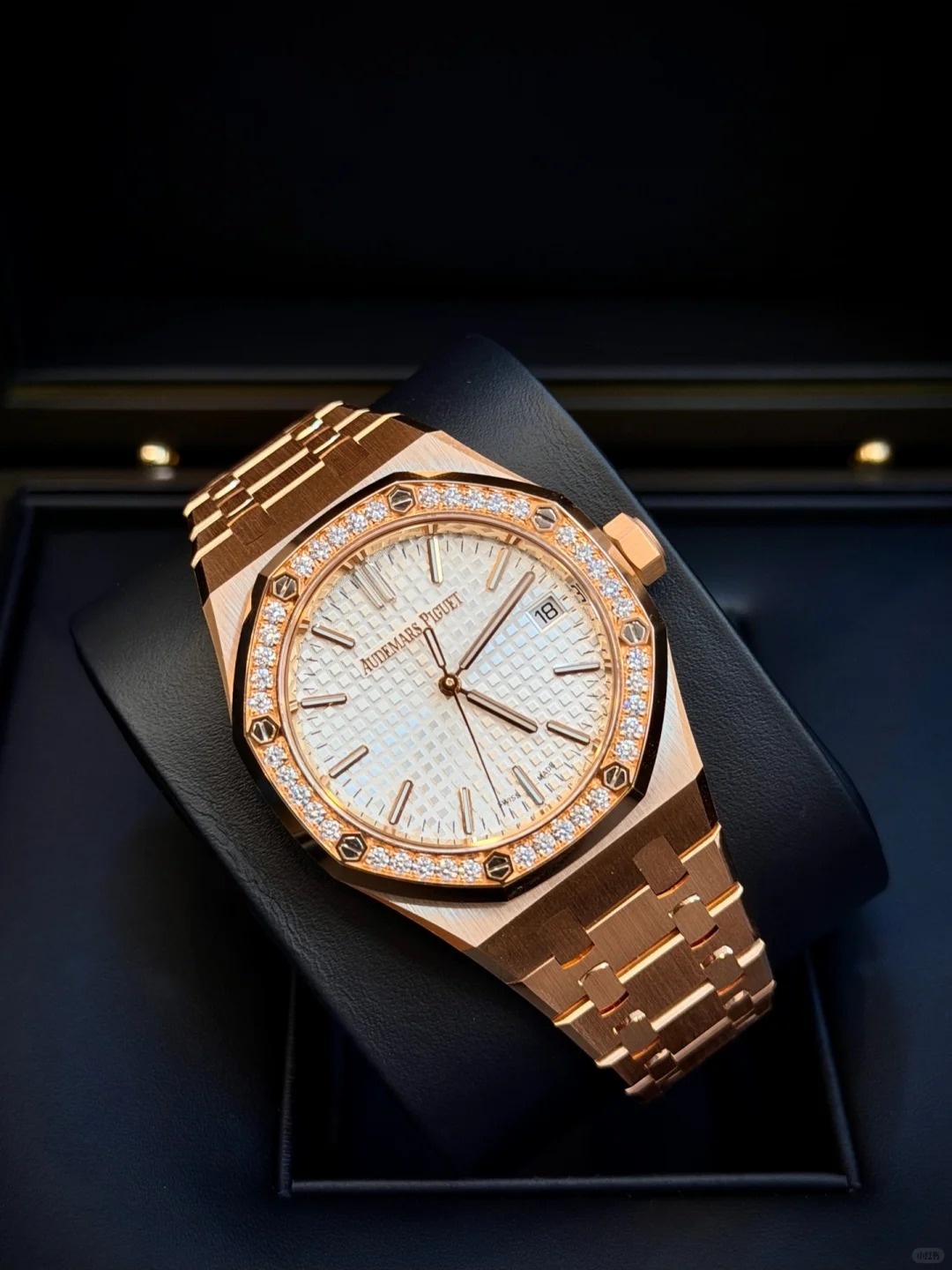 Audemars Piguet Royal Oak Series 15551 OR.ZZ.1356 OR.04 Watch