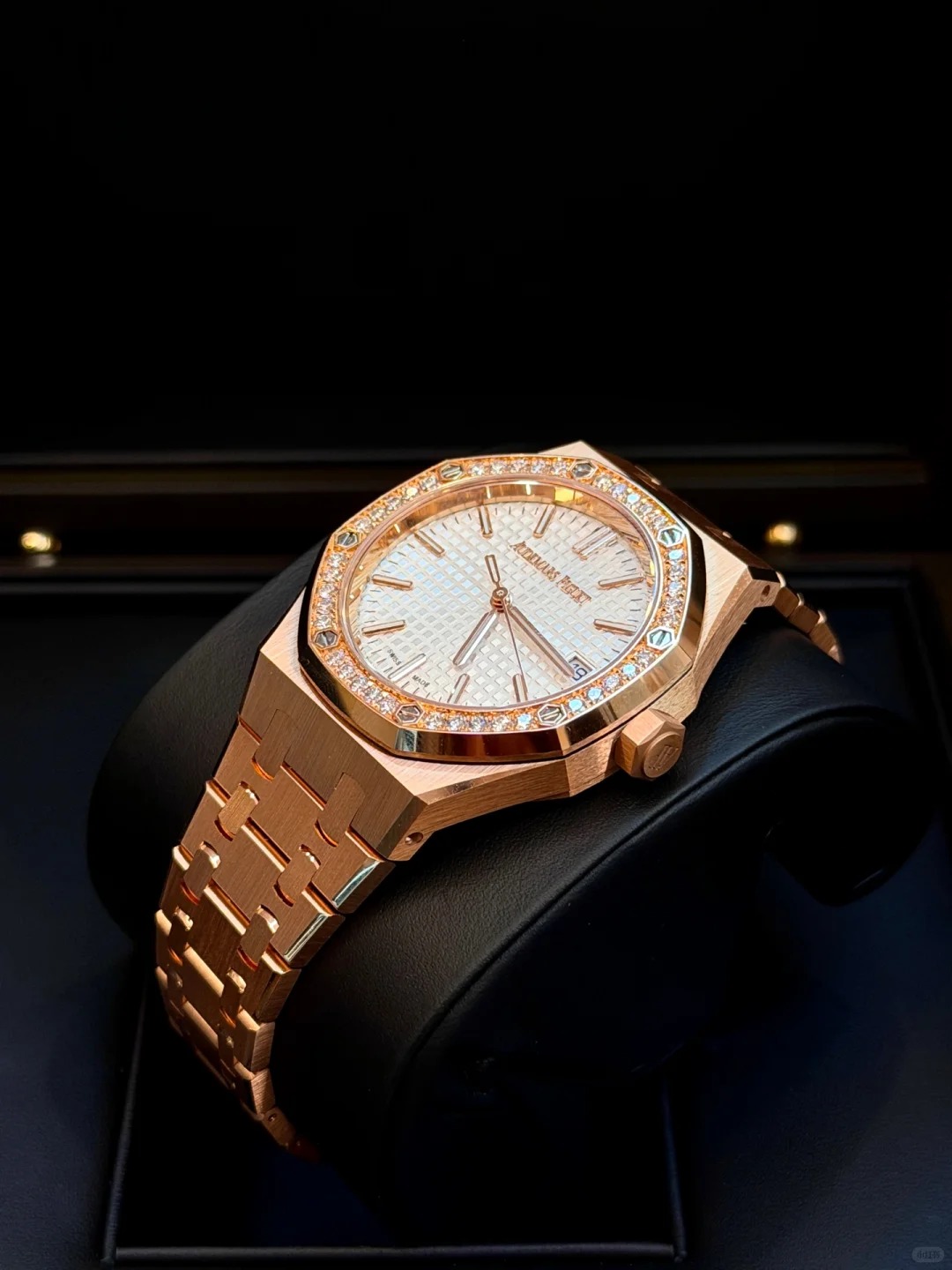 Audemars Piguet Royal Oak Series 15551 OR.ZZ.1356 OR.04 Watch