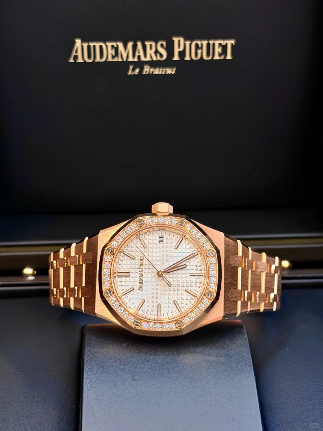 Audemars Piguet Royal Oak Series 15551 OR.ZZ.1356 OR.04 Watch