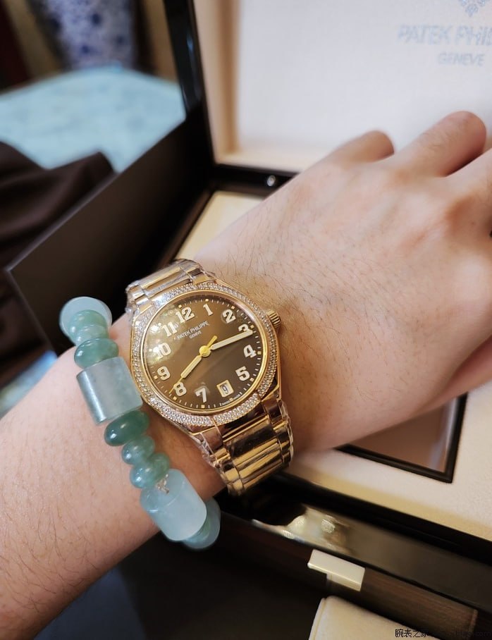 Patek Philippe TWENTY~4 Series 7300/1200R-001 watch