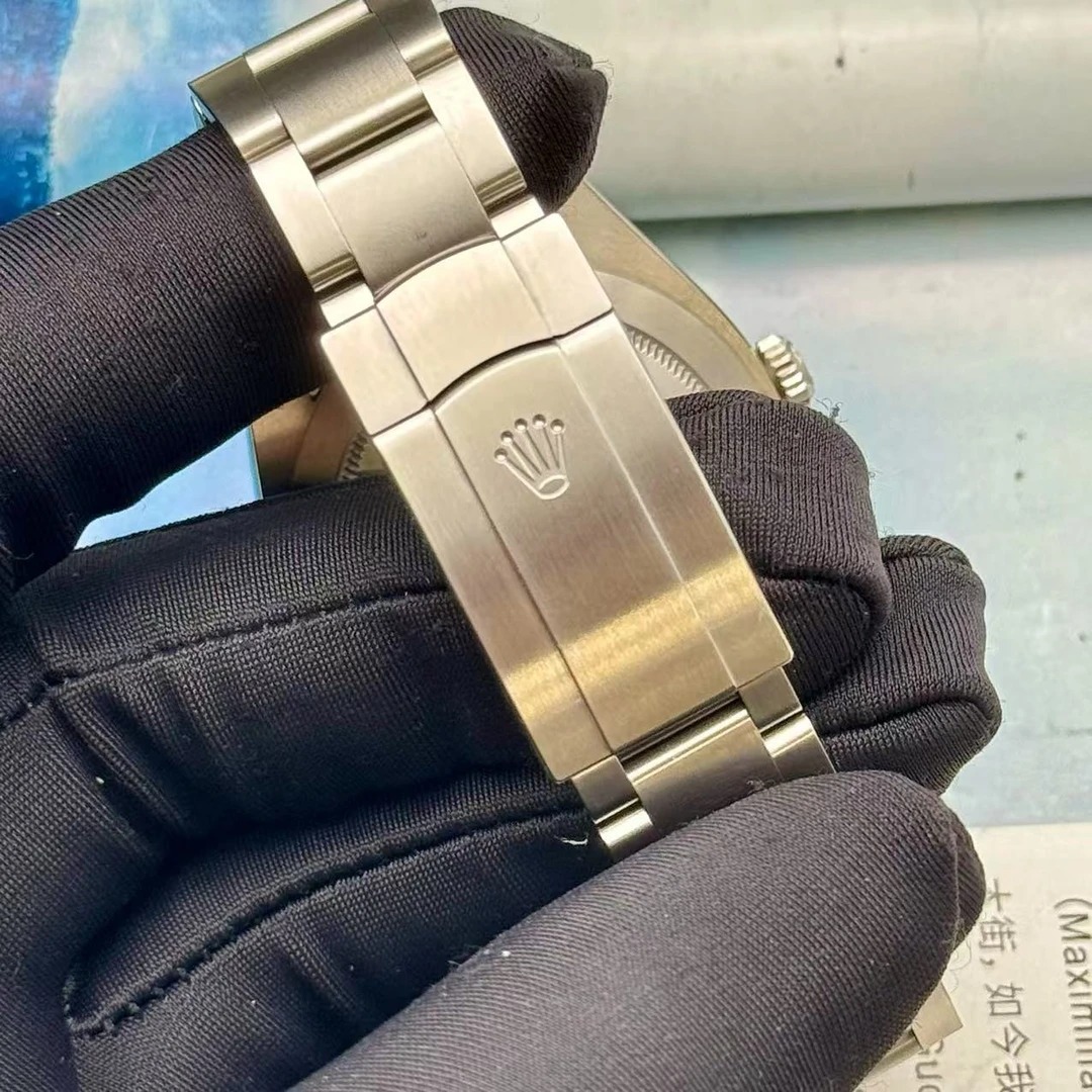 Rolex Oyster Perpetual series M124300-0005 watch
