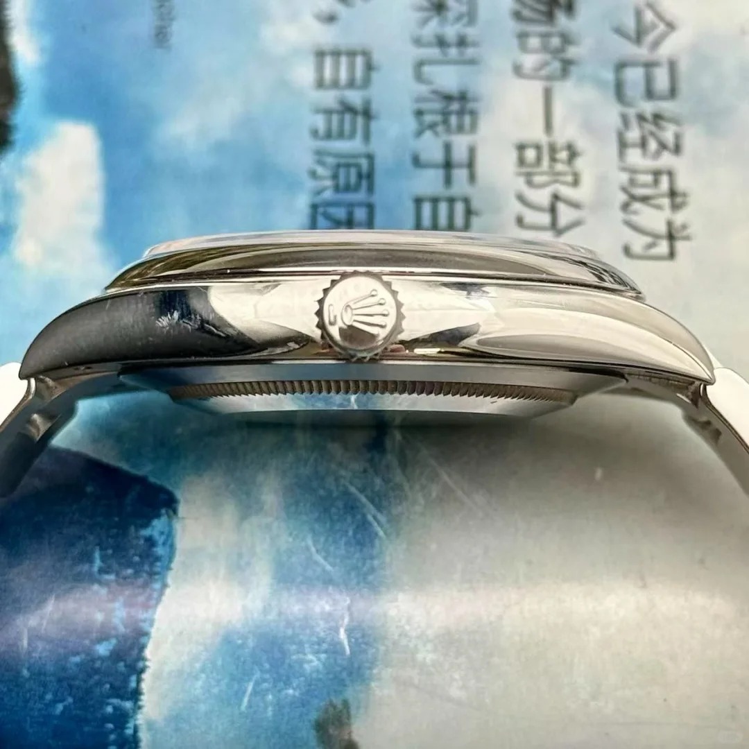 Rolex Oyster Perpetual series M124300-0005 watch