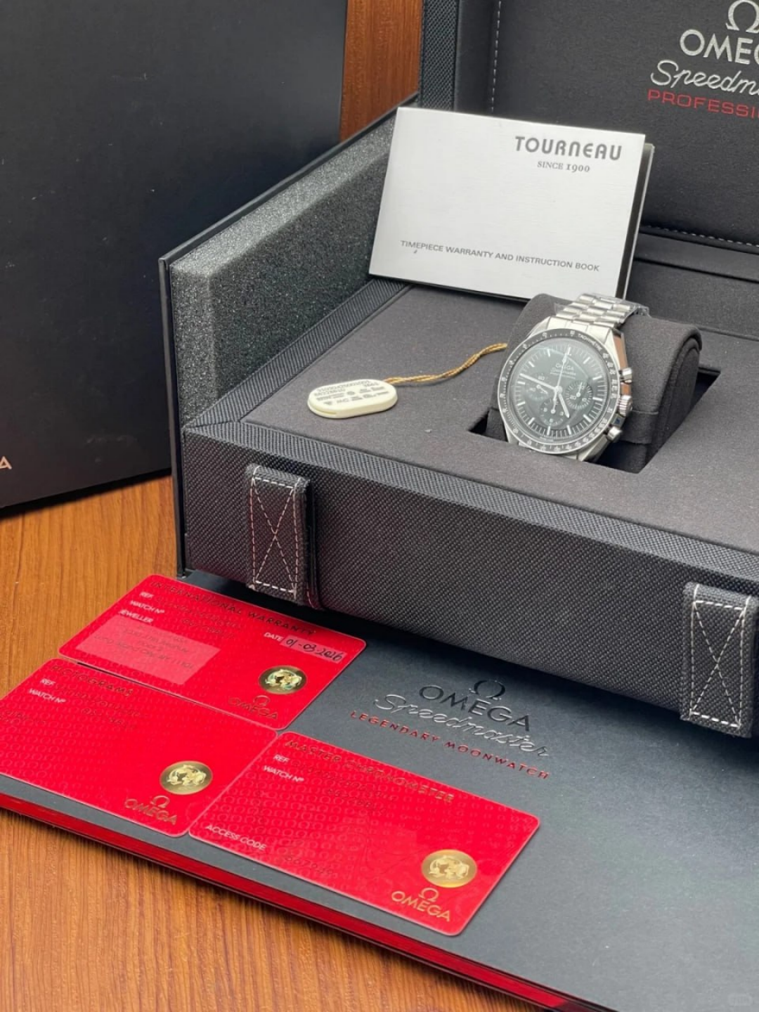Omega Speedmaster series 310.30.42.50.01.001 watch