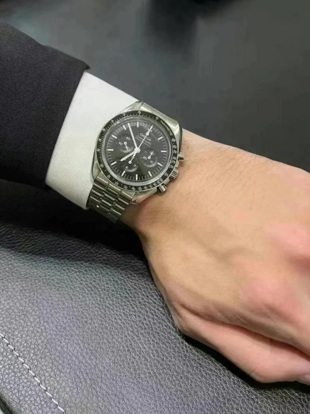 Omega Speedmaster series 310.30.42.50.01.001 watch